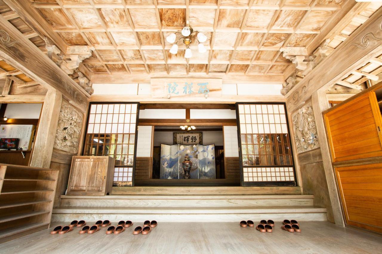 Koyasan Shukubo Saizenin Hotell Exteriör bild